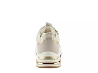 Ursa Sneaker