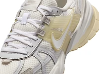 V2K Run Sneaker - Women's