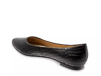 Estee Flat