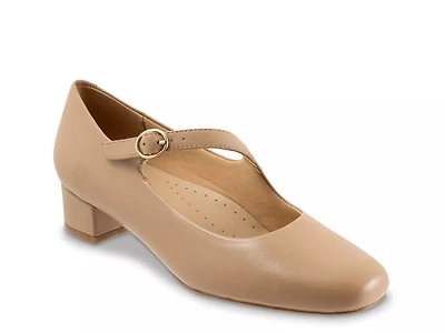 Desna Mary Jane Pump