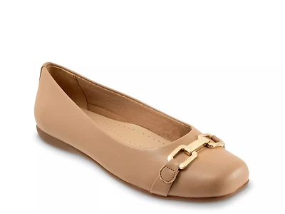 Sadie Flat