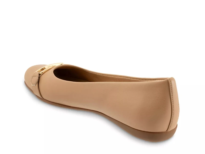 Sadie Flat