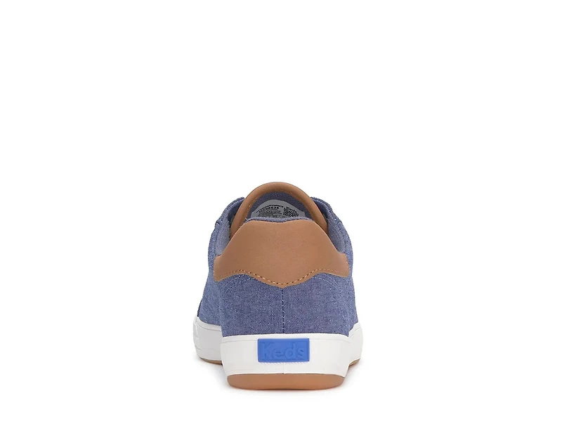 Center III Sneaker