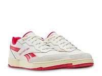 BB 4000 II Basketball Shoe