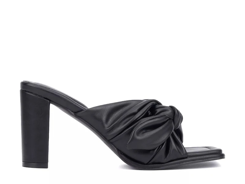 Deanna Sandal