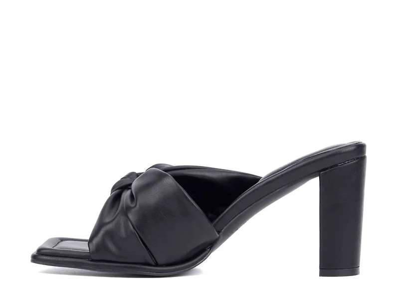 Deanna Sandal