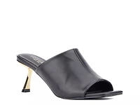 Idina Sandal