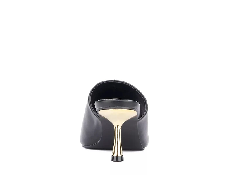 Idina Sandal