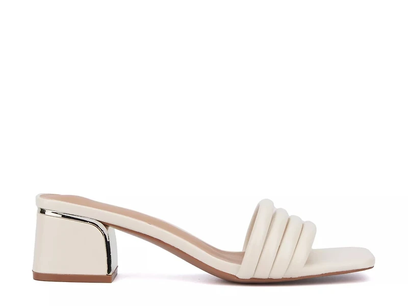 Janine Sandal