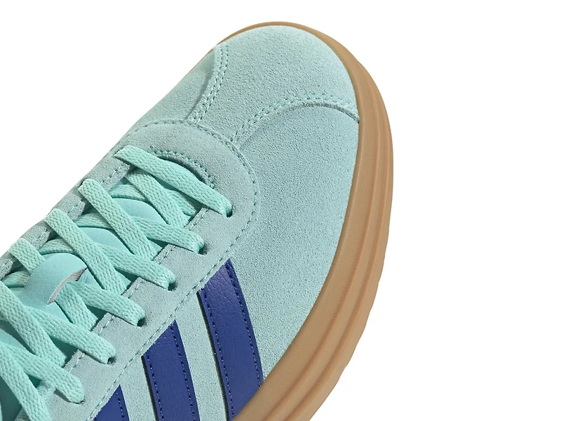 VL Court Bold Sneaker