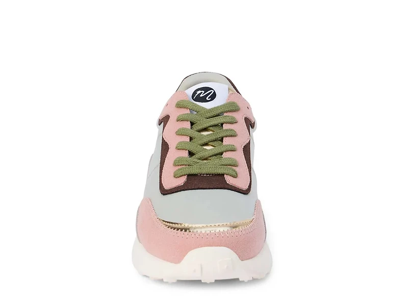 Metro Sneaker