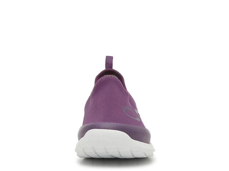 OOmg Sport Slip-On Sneaker