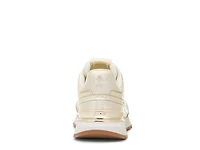 Nova Sneaker