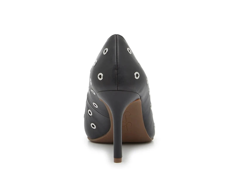 Nolanne Pump