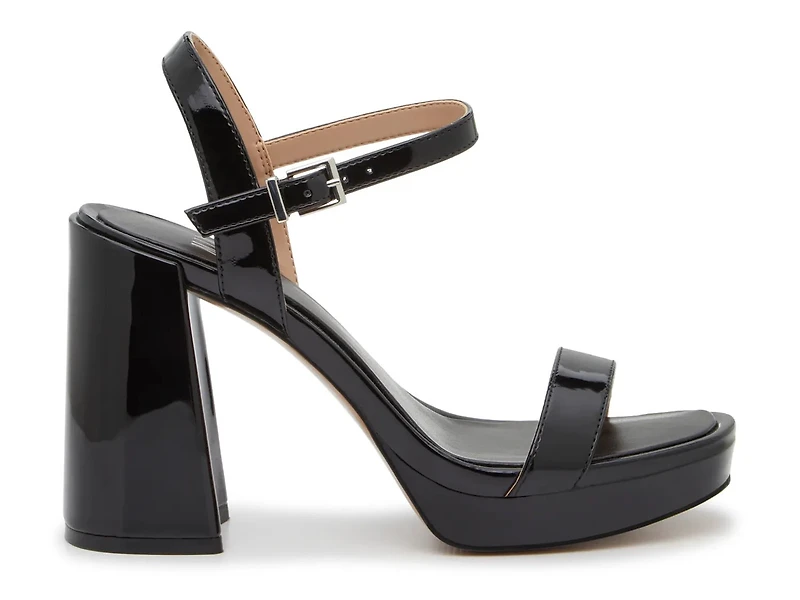 Sabria Sandal