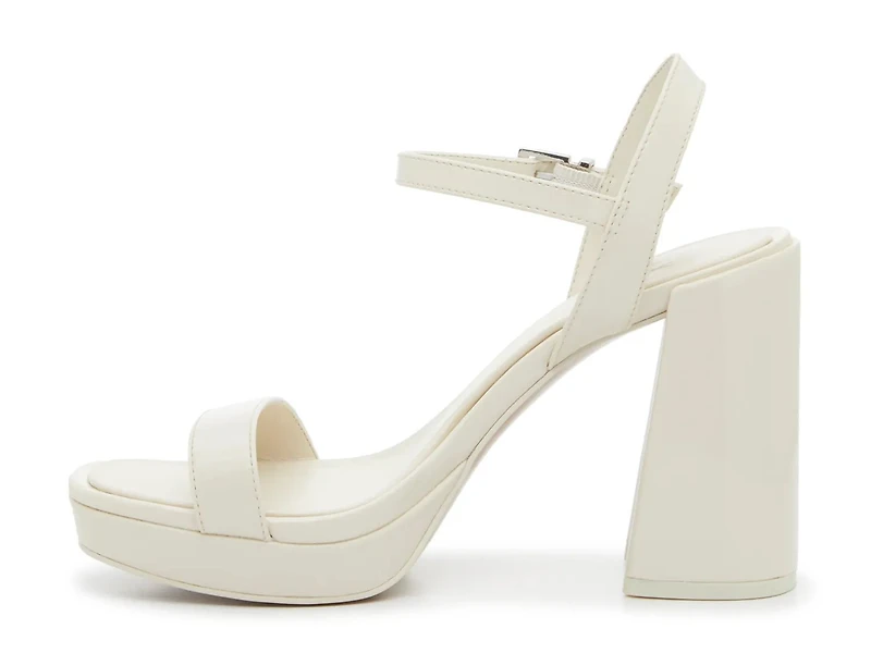 Sabria Sandal