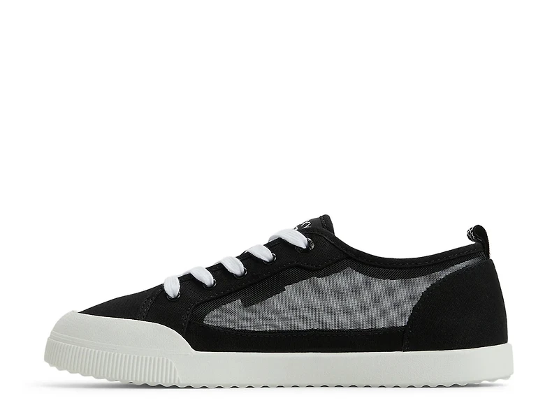 Shorebreak Sneaker