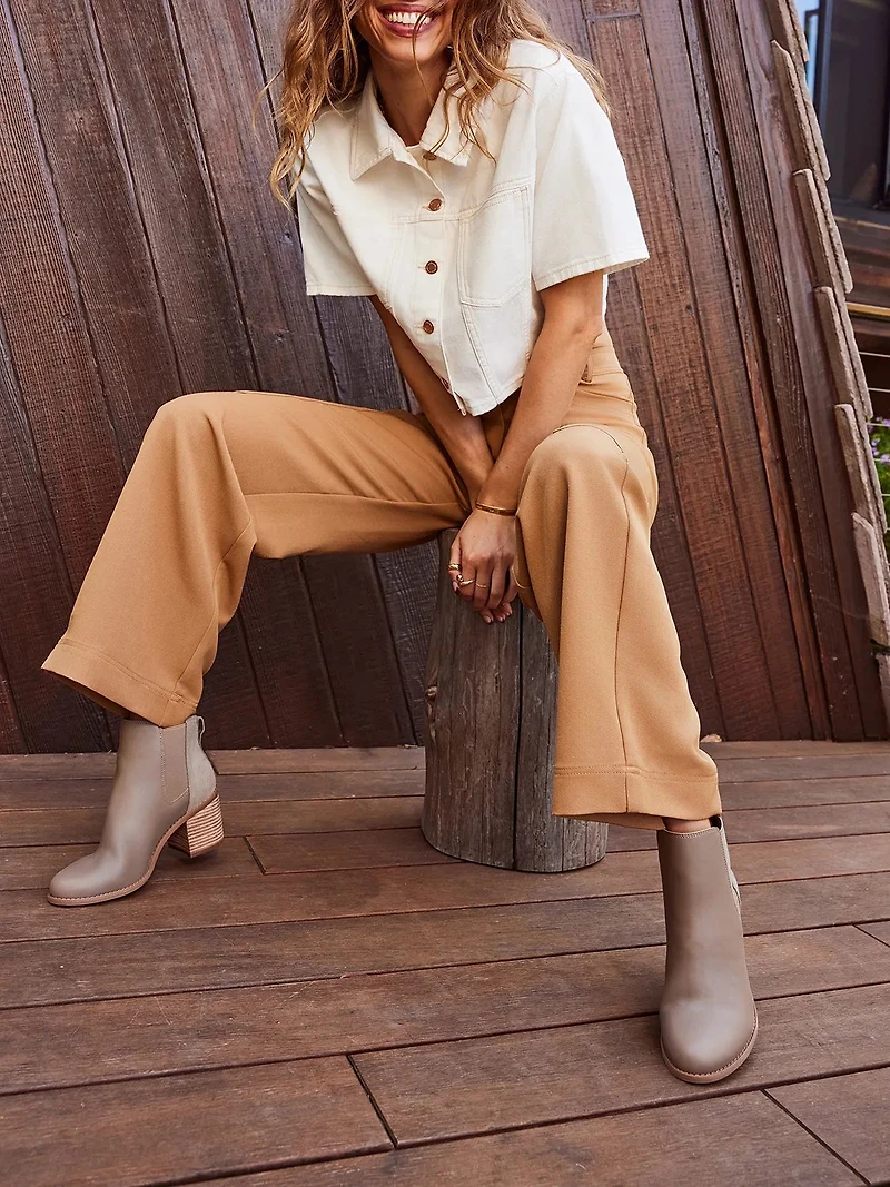 Evelyn Chelsea Boot