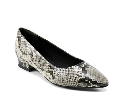 Tessa Total Motion Flat