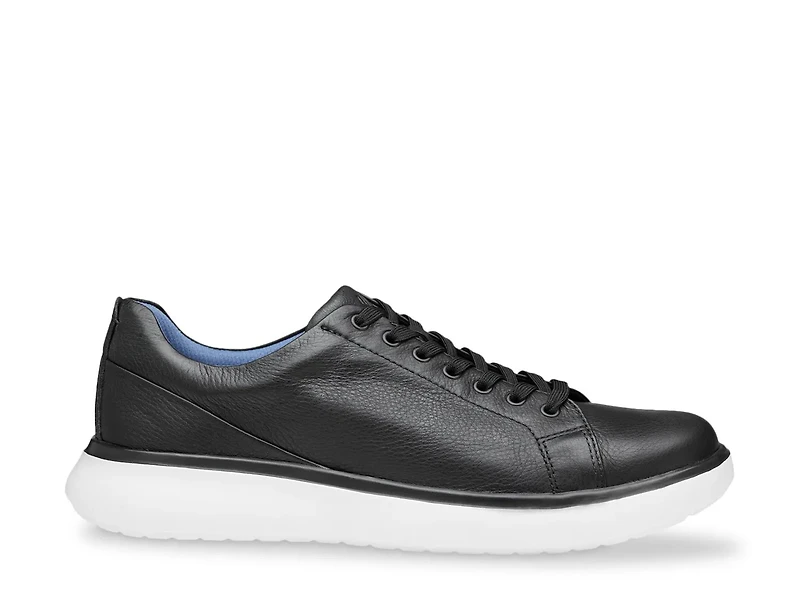 Oasis Sneaker
