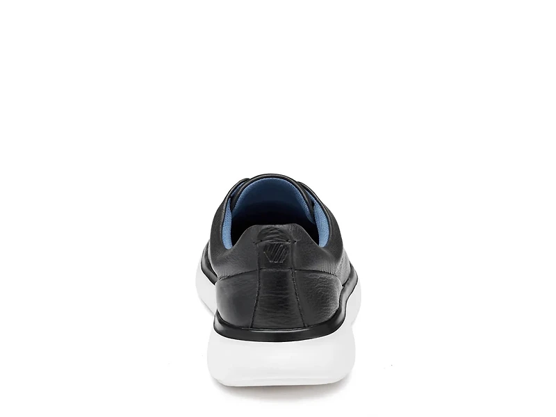 Oasis Sneaker