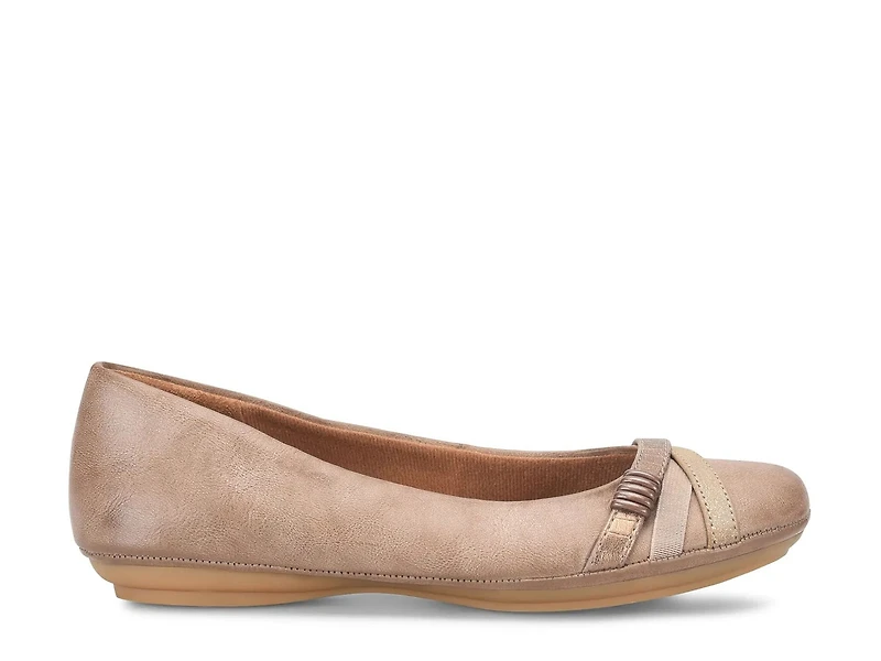 Shainna Flat