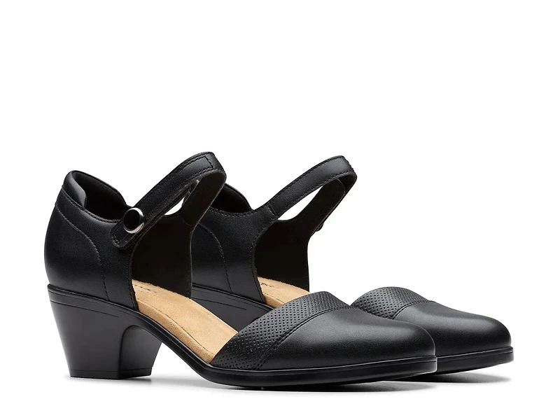 Emily Teagan Pump