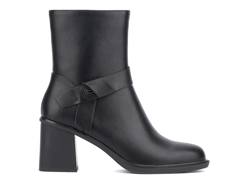 Melinda Bootie