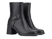 Melinda Bootie