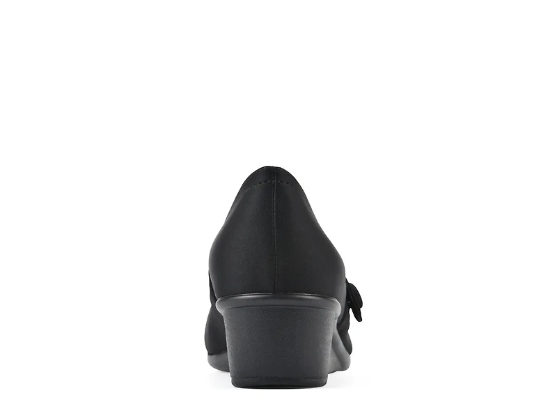 Brightly Wedge Pump