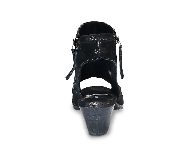 Sidney Sandal