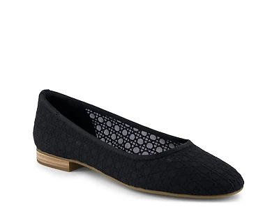 Briella Flat