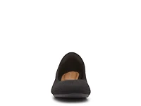 Emila Flat
