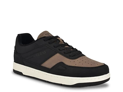 Tolyo Sneaker