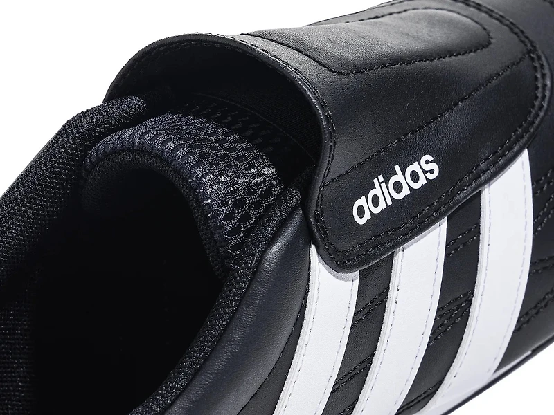Tekwen Slip-On Sneaker