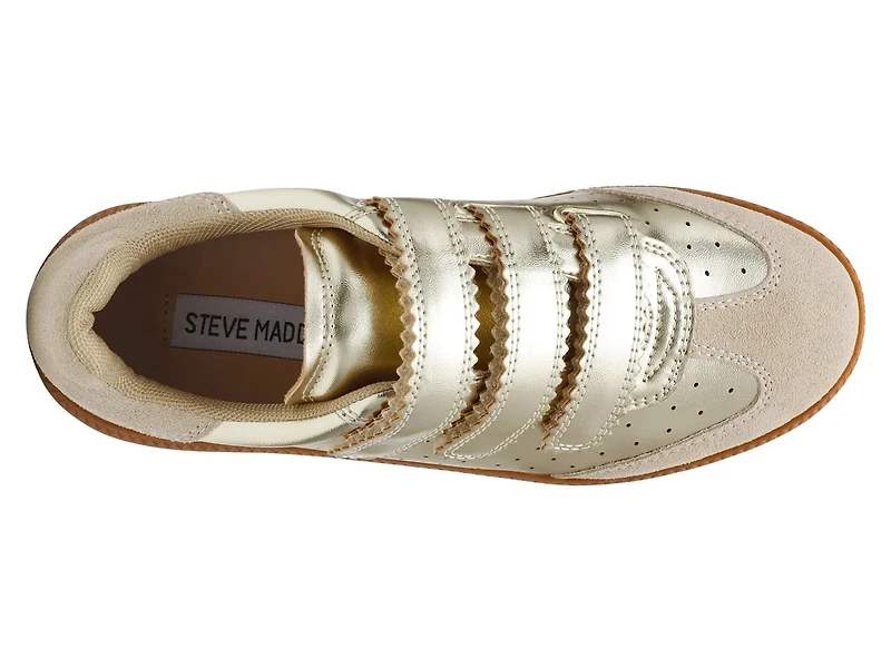 Momentum Sneaker