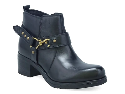 Sydni Bootie