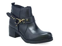 Sydni Bootie