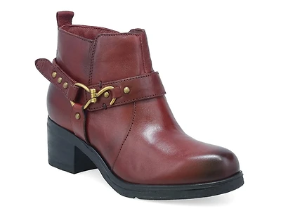 Sydni Bootie