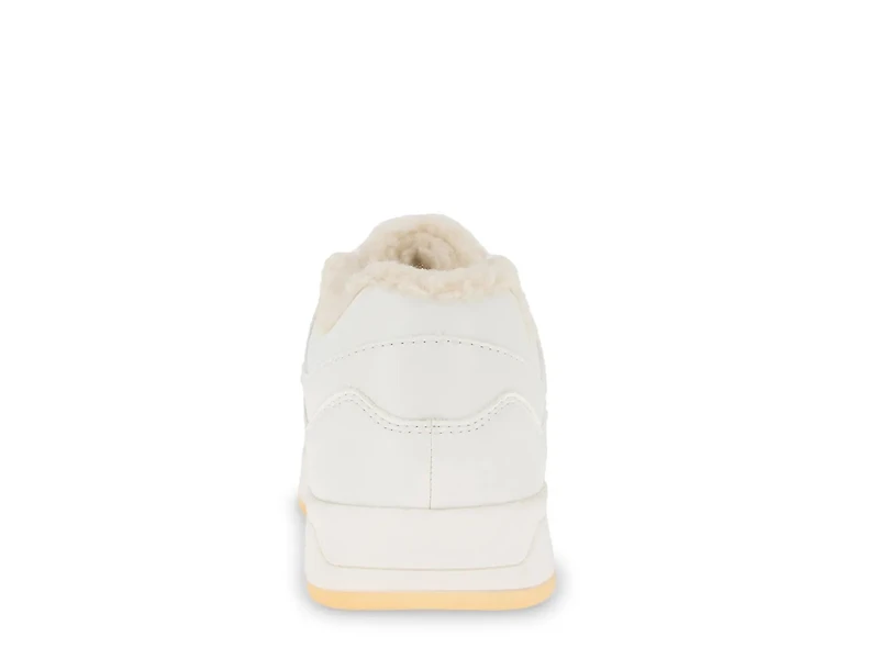 Kortni Sneaker