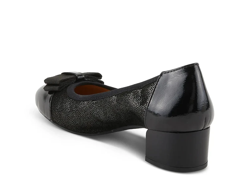 Paulette Pump