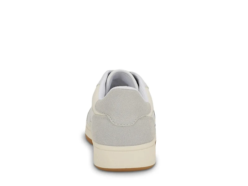 Amie Sneaker