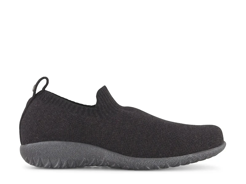 Nuku Slip-On