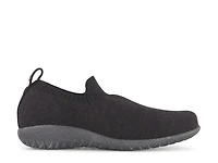 Nuku Slip-On