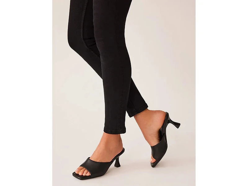 Jerilyn Sandal