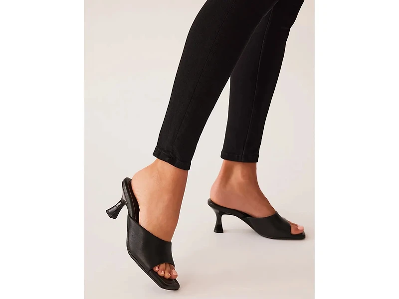 Jerilyn Sandal