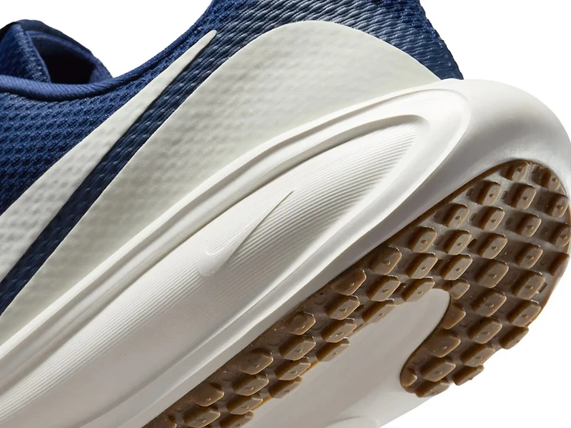 Revolution 8 Running Shoe