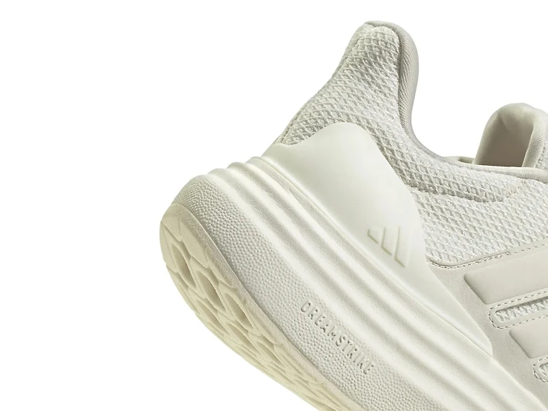 Ultradream Bold Sneaker