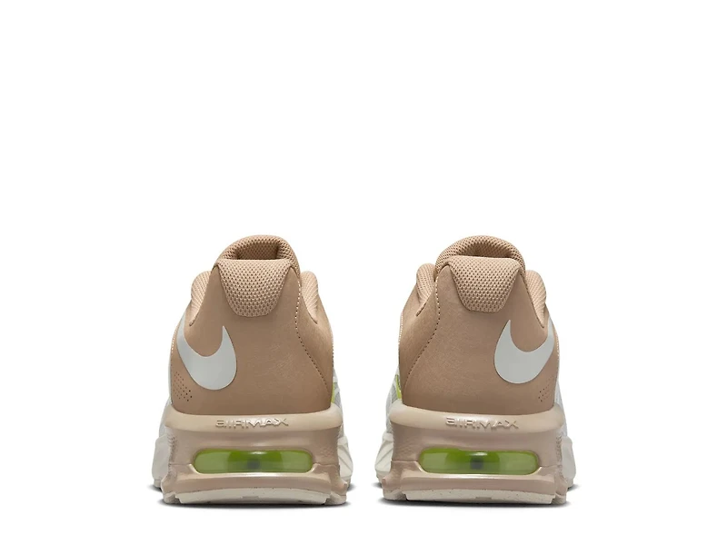 Air Max Fire Sneaker
