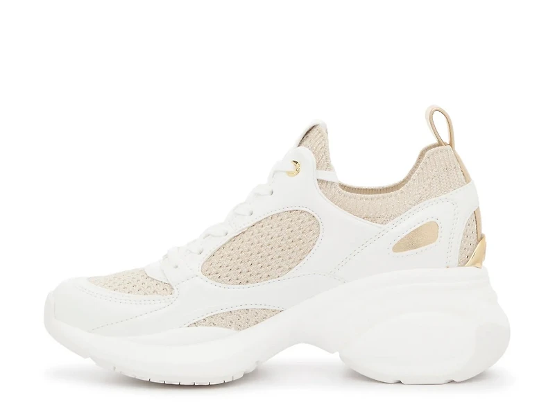 Zuma Sneaker - Women's